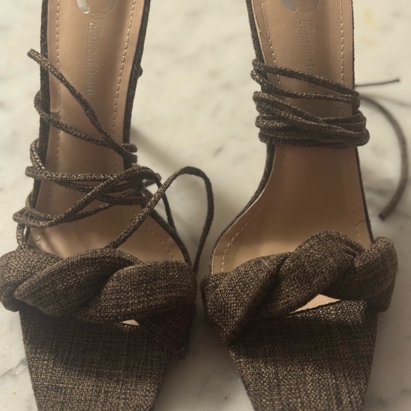 Journee Collection Chic Brown Strappy High Heels - Picture 3 of 3